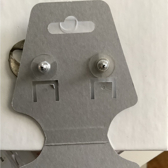 3 for 20$ Vintage White and silver Earrings - Picture 2 of 2